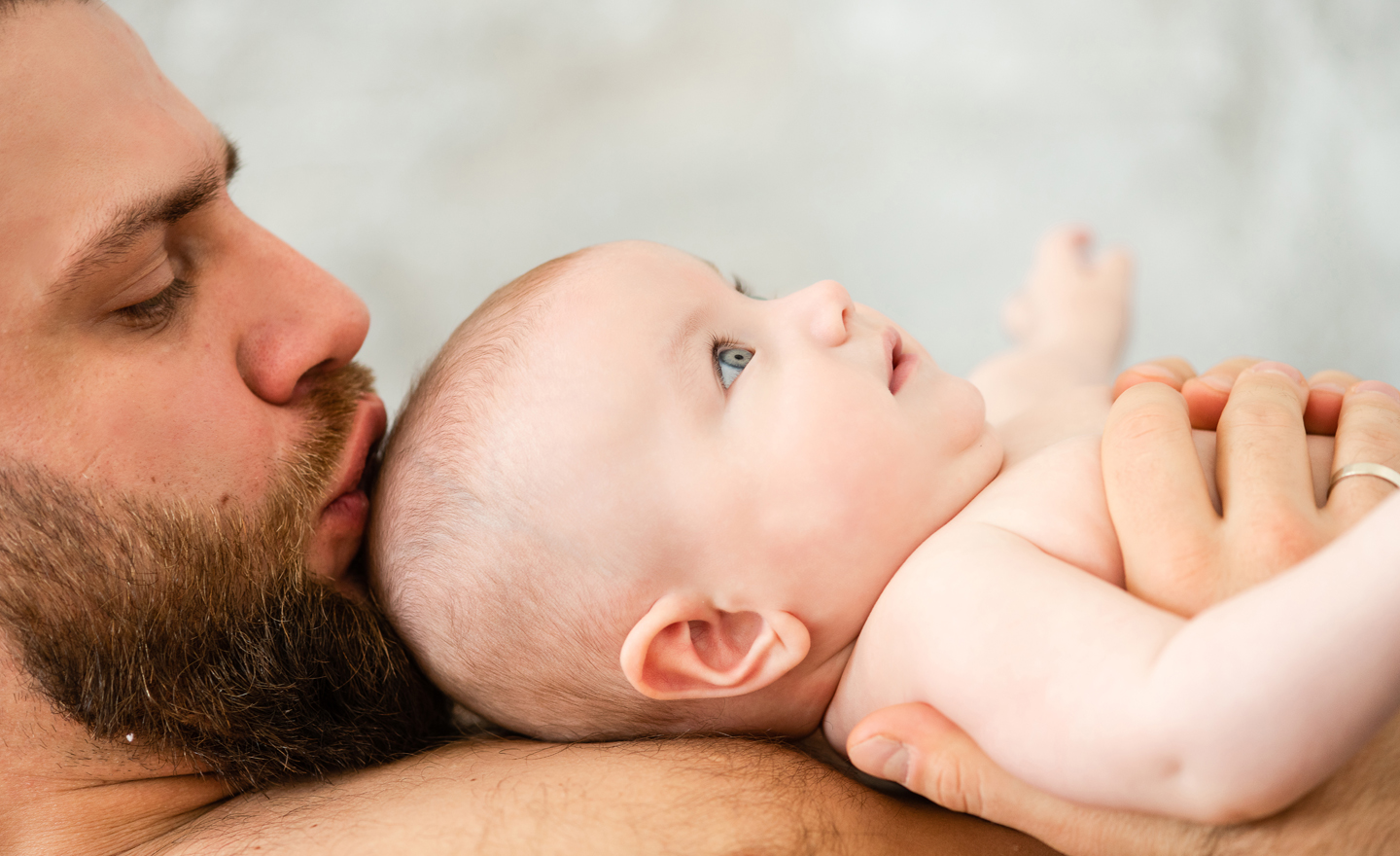 De doux moments en peau à peau