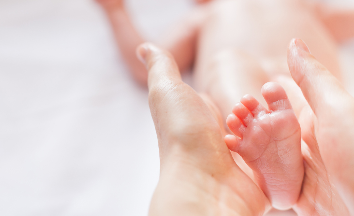 Comment utiliser des huiles essentielles avec votre bébé ?